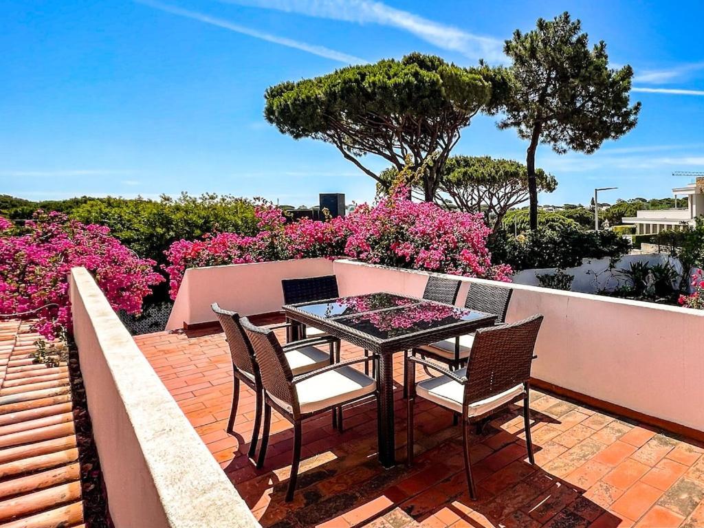 Traditional 3 Bedroom Villa With Great Pool In The Heart Of Vale Do Lobo Εξωτερικό φωτογραφία
